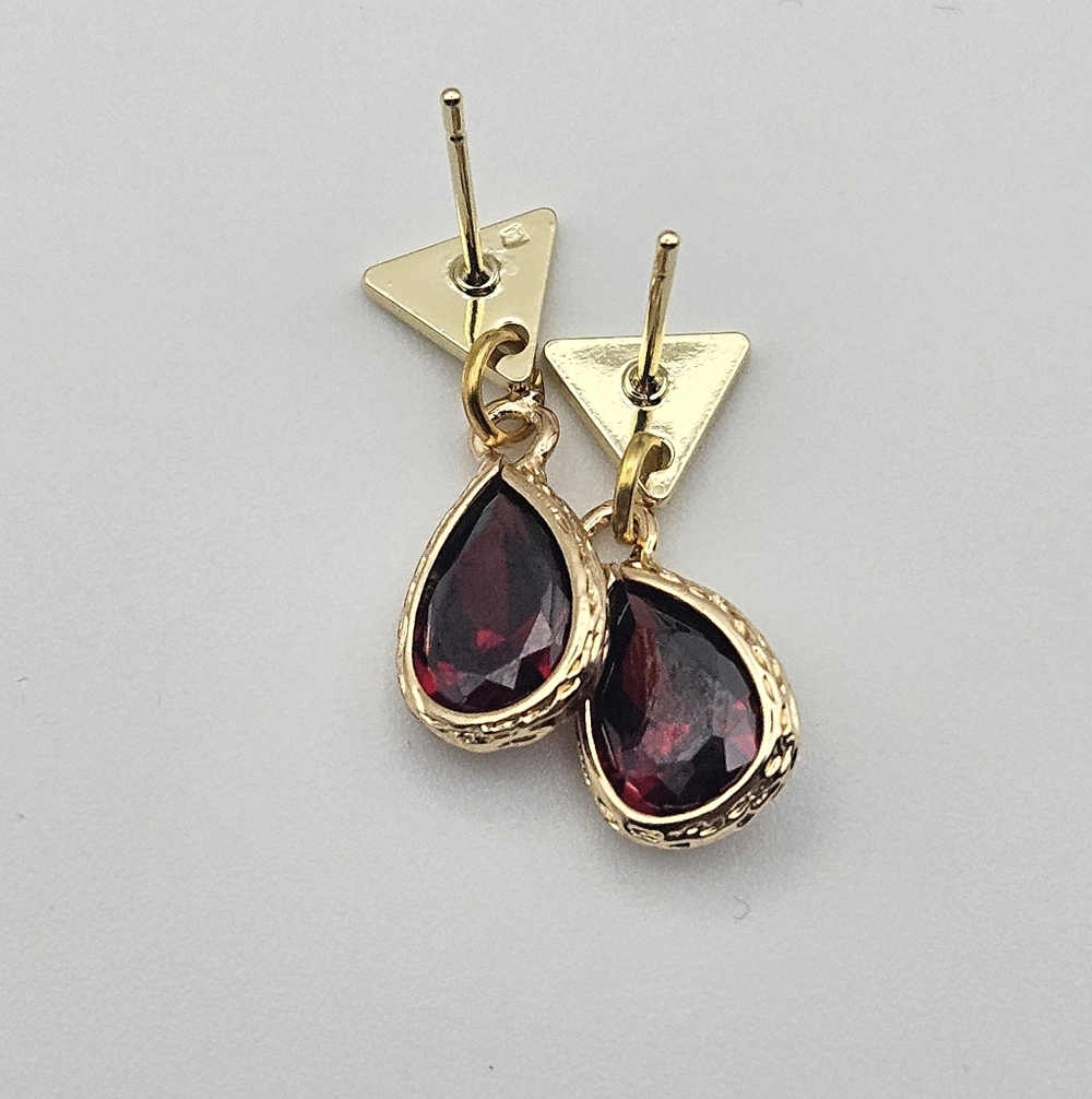 Elegant Gold and Red Teardrop Earrings - Picture 6 of 9
